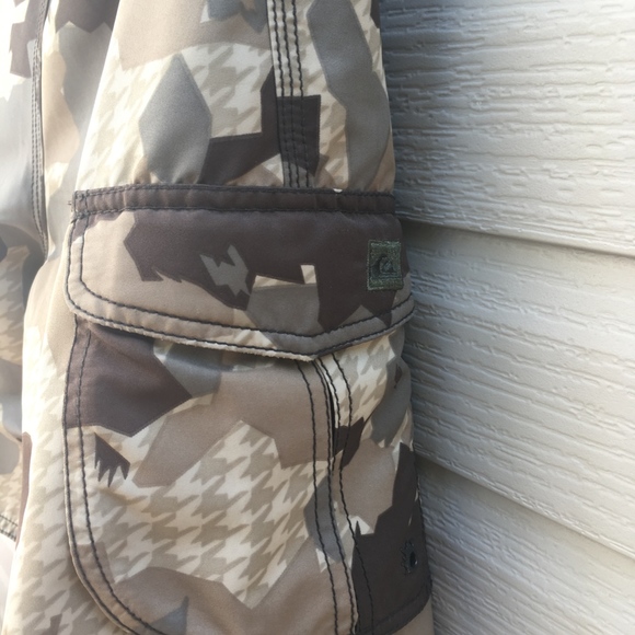 Swim Trunks + Quiksilver - Picture 2 of 7